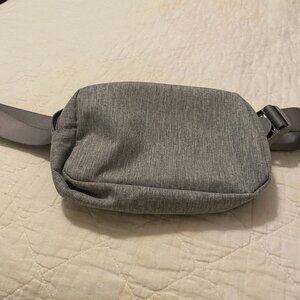 Essential belt bag